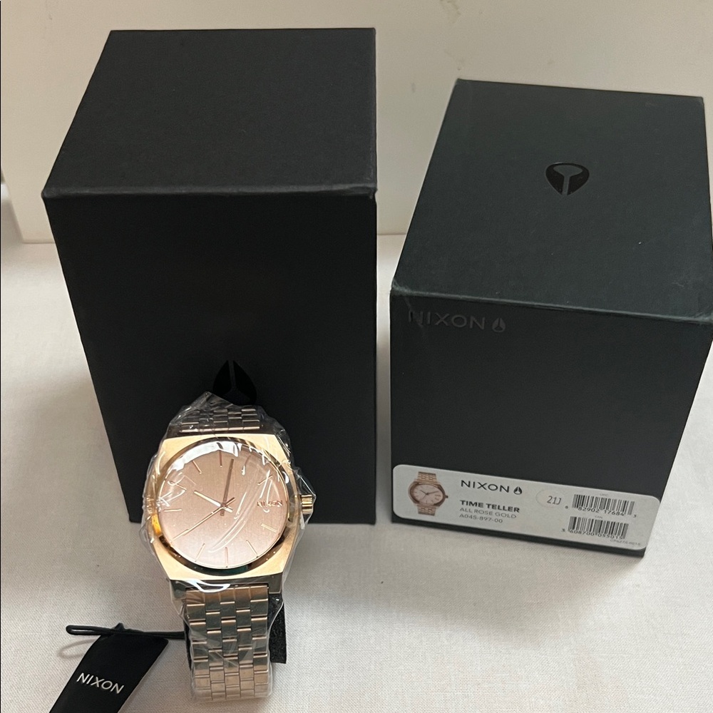 Nixon All Rose Gold Men's Watch.
Model “Time Teller” - Picture 2 of 7